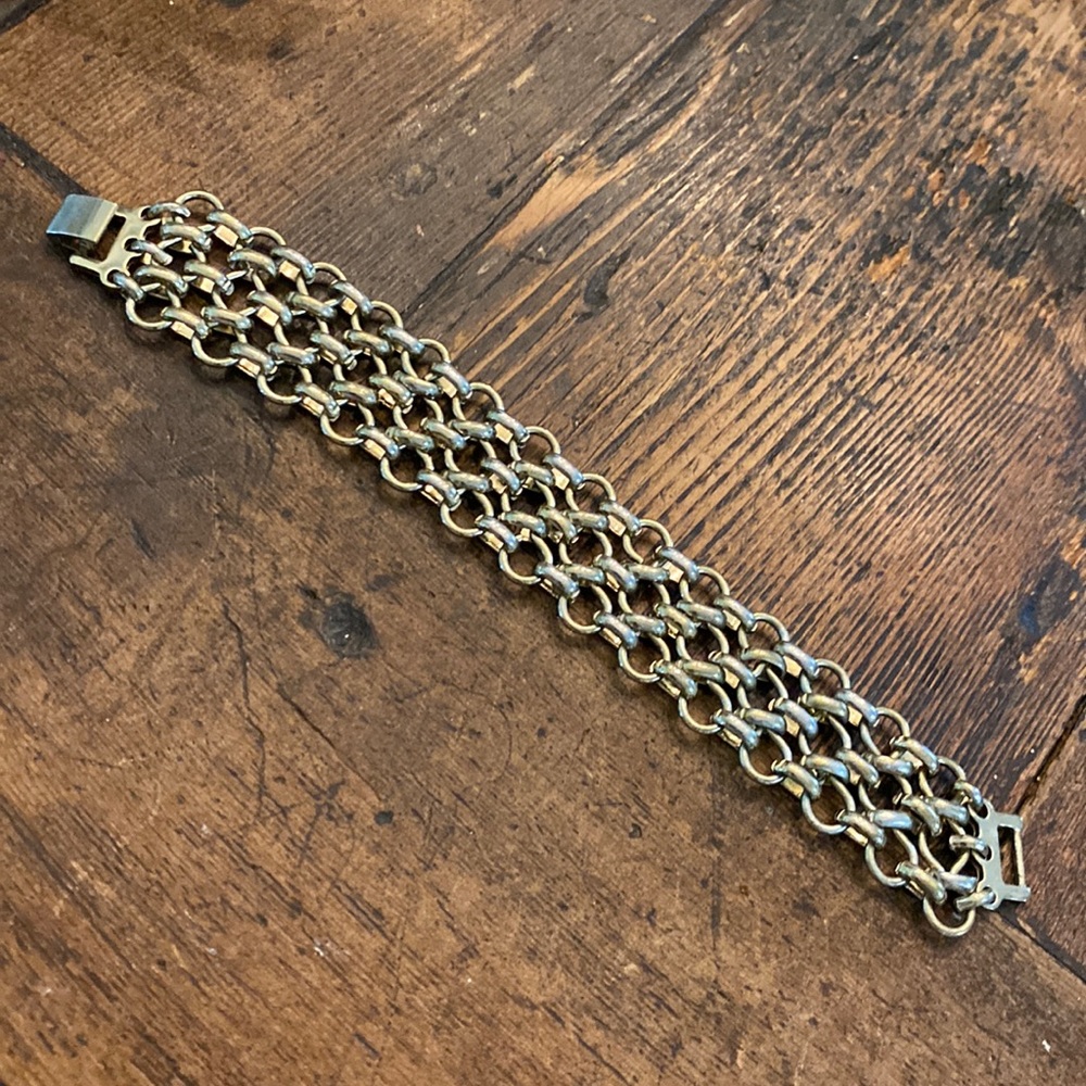 Chain link silver-tone bracelet
